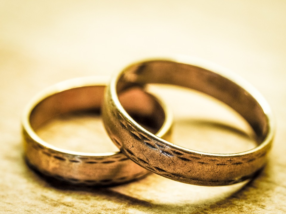The Three Rings | Quintus Curtius